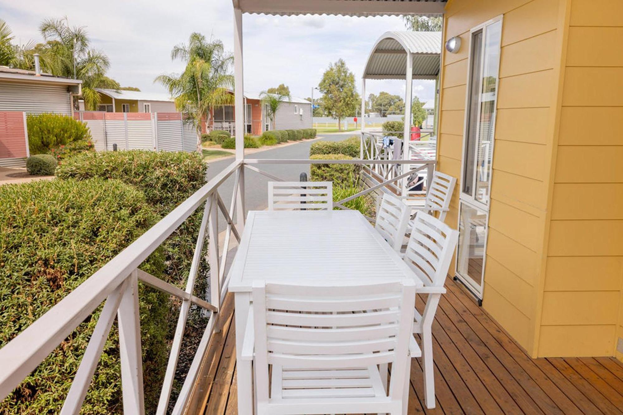 Big4 Deniliquin Holiday Park Room photo